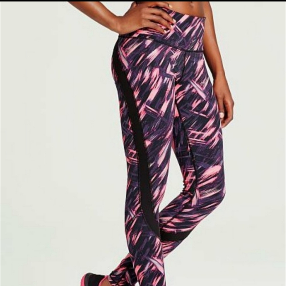 Victoria's Secret Vintage Knockout Leggings M